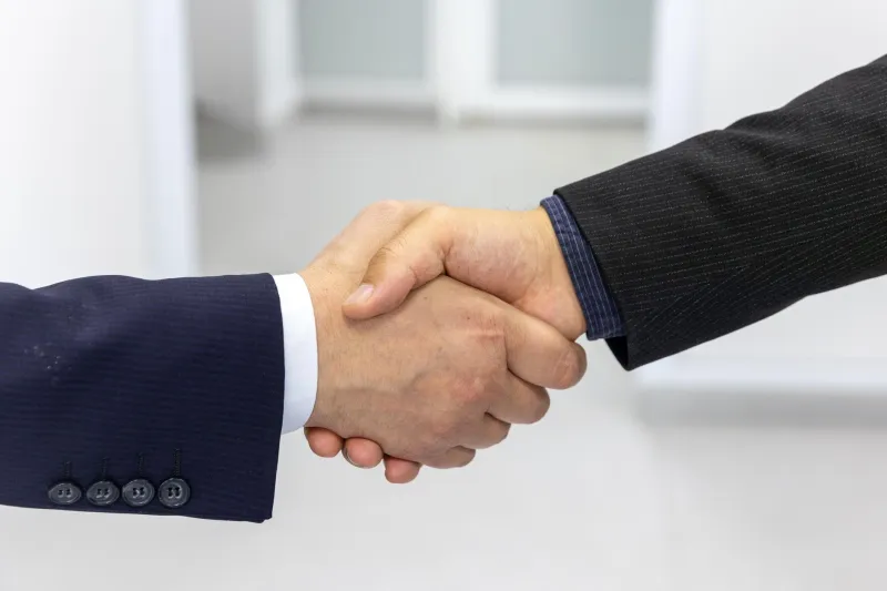 Harmony as a Red Flag: What Perfect Founder-Community Unity Actually Signals in Crypto