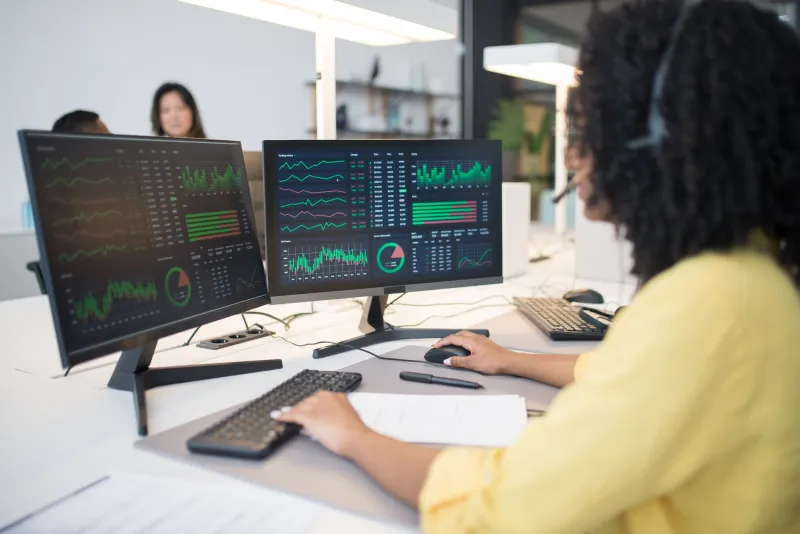 Real Traction or Manufactured Optics? How to Read Crypto Adoption Data Like a Professional